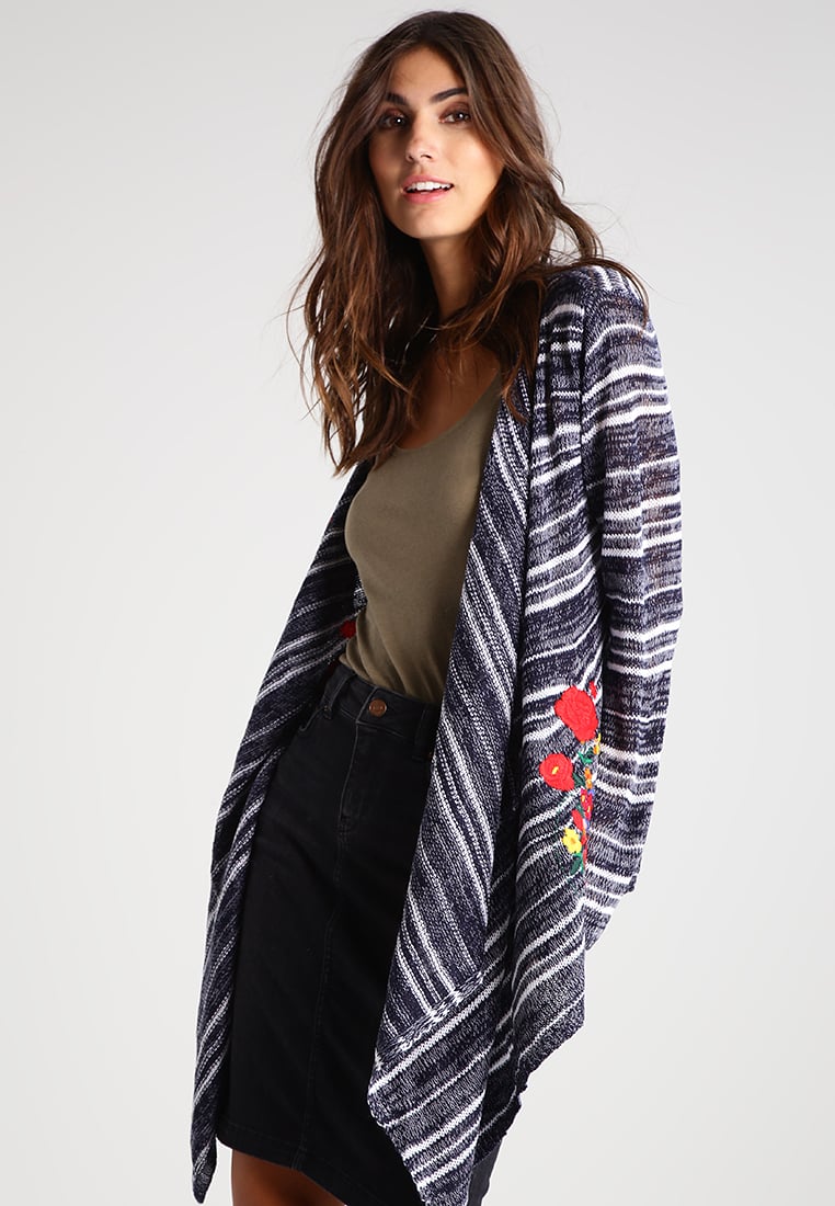 Desigual PATRICIA - Cardigan gris vigore oscuro Donna Abbigliamento Maglieria & Felpe,desigual collezione,capri desigual,alta popolarità,Fresco a Buon Mercato Desigual-Donna Abbigliamento Vendita Online | Rivenditori Italia Desigual-Donna Abbigliamento - Grande Sconto Nel Nostro Negozio