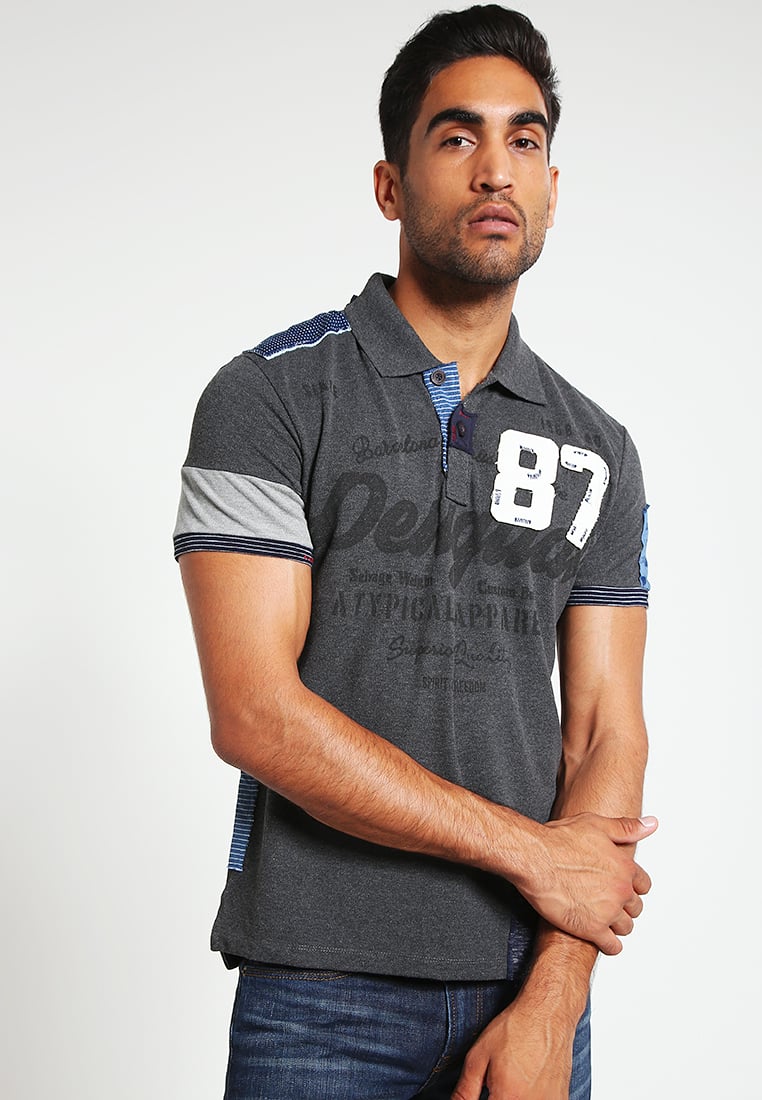 Desigual Polo - gris vigore oscuro Uomo Abbigliamento T-shirt & Polo,desigual vestiti inverno saldi,borsa desigual tracolla,Italia sito ufficiale,Fresco a Buon Mercato Desigual-Uomo Abbigliamento-T-shirt & Polo Vendita Online | Rivenditori Italia Desigual-Uomo Abbigliamento-T-shirt & Polo - Grande Sconto Nel Nostro Negozio